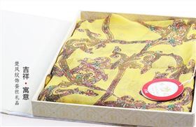 响应客户的需求,荆楚工坊努力开发湖北特产礼品